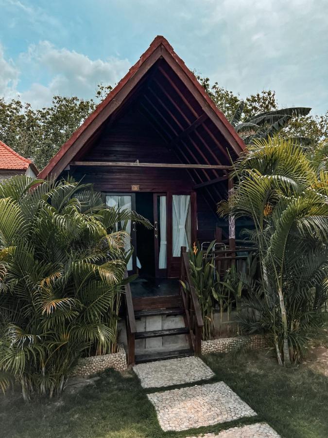 Gayatri Bungalows Batununggul Exterior photo